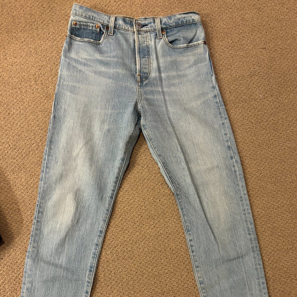 Levis Wedgie Straight - Size 29